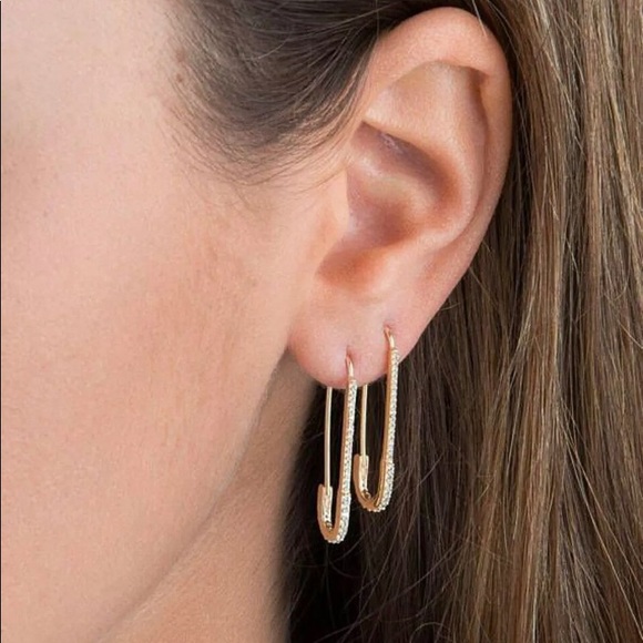 Free people Gold sterling Silver Pin  earrings - Picture 1 of 3